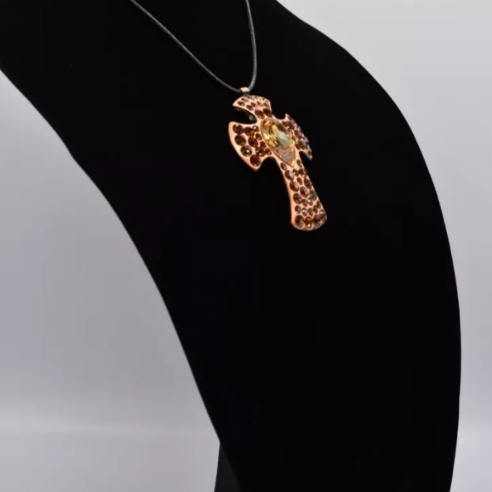 Elegant Gold Cross Pendant Necklace
